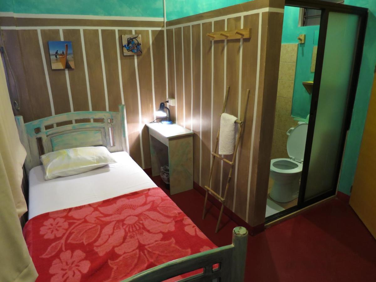 Gabby'S Bed & Breakfast Hotel Dumaguete City Bagian luar foto